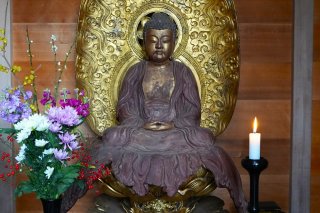 御本尊・木造釈迦如来坐像